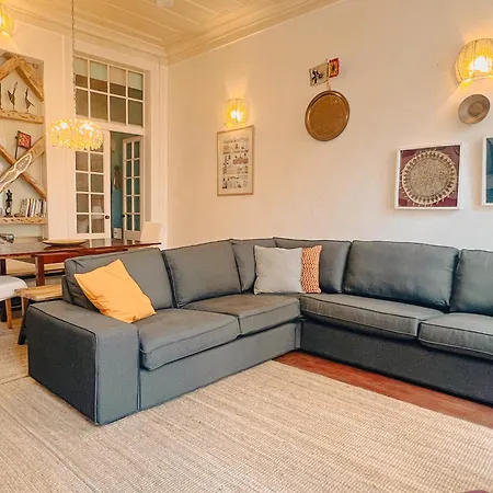 Santos Charming - In Tradional *